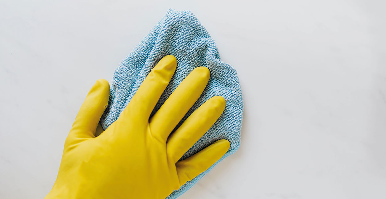 Come pulire le porte interne laccate: i consigli per una perfetta manutenzione